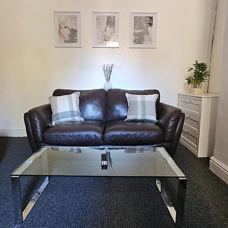 Convenient 3 Bed, Pr1 Near Uclan N Train Station Villa Preston  Kültér fotó